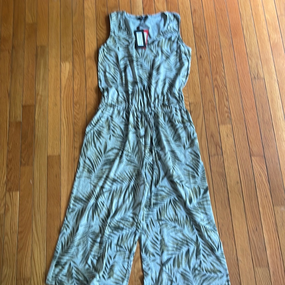 Women romper size 6